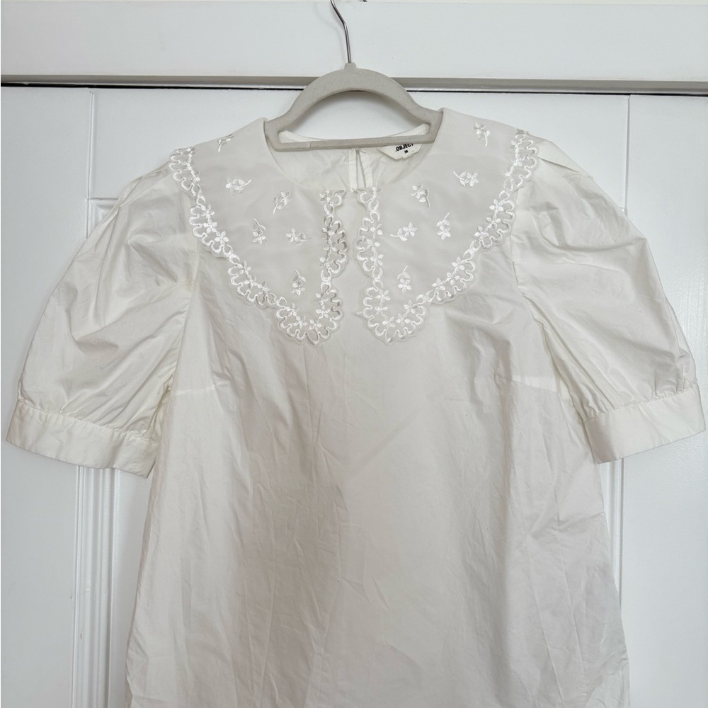 Elegant White Embroidered Women's Top